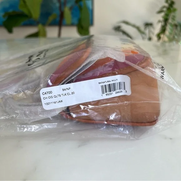 NWT Coach Turnlock Clutch 20 with Rainbow Quilting C4700    Leather Crossbody - Picture 16 of 16